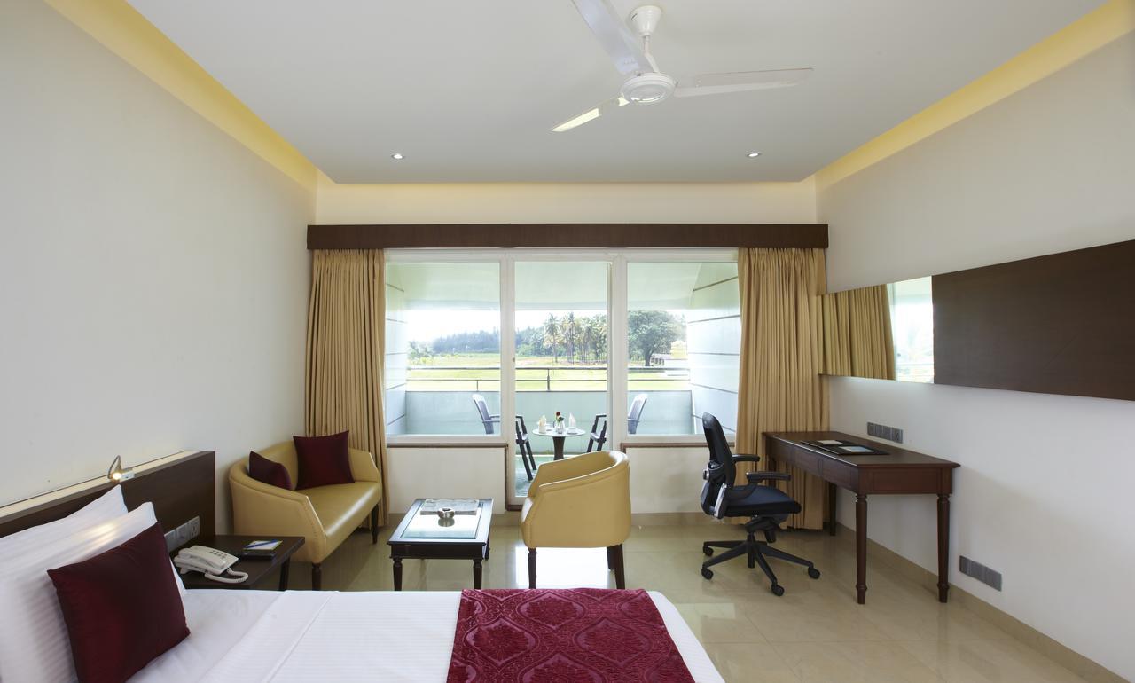 Rns Golf Resort & Nature Cure Centre Māvalli Esterno foto